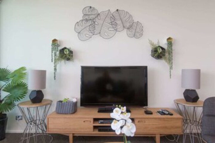 Room 10 of 17