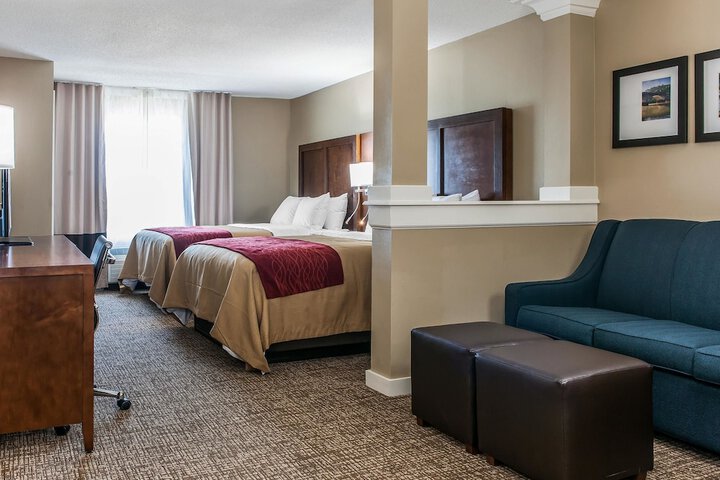 2 Queen Beds (5 of 10)