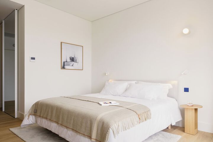 Room 5 of 186