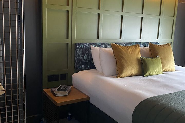 Room 10 of 41