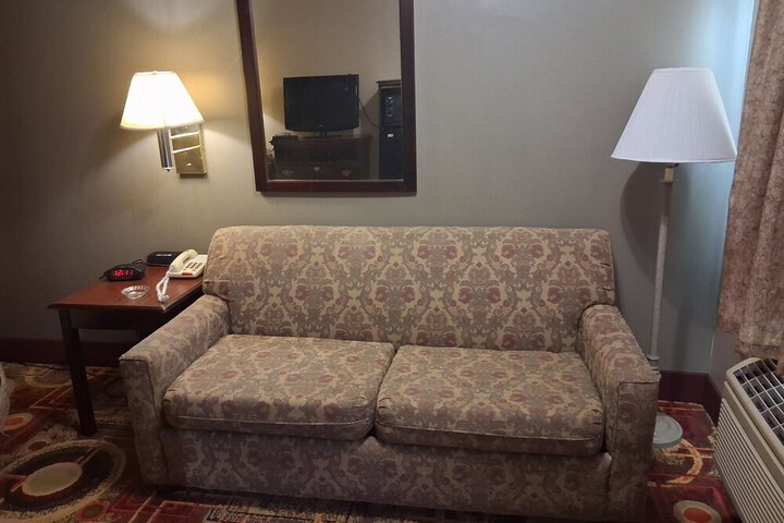 Room 9 of 39