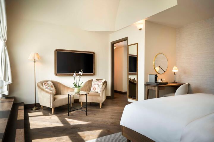 Room 2 of 50