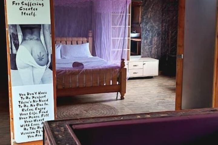 Room 21 of 43