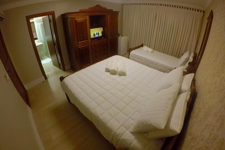 Room 21 of 33