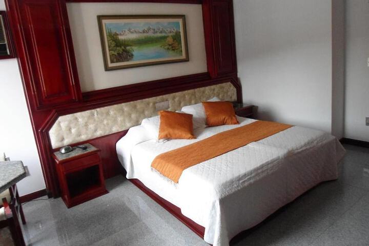 Room 6 of 27