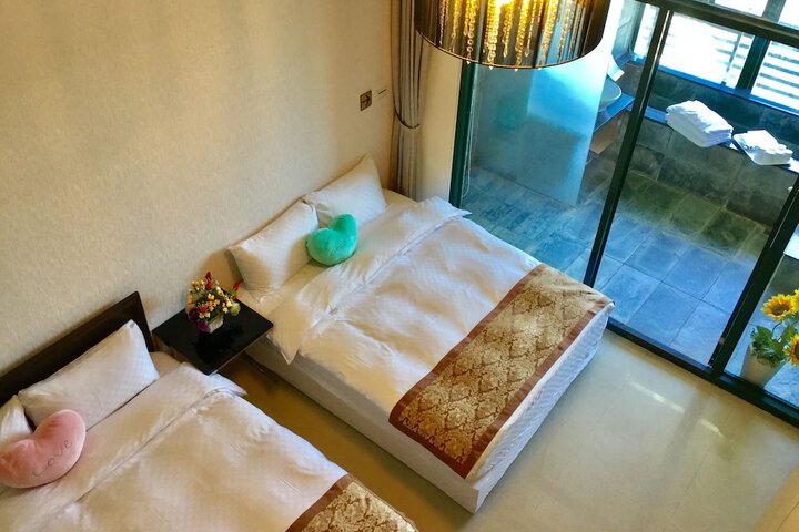 Room 16 of 32