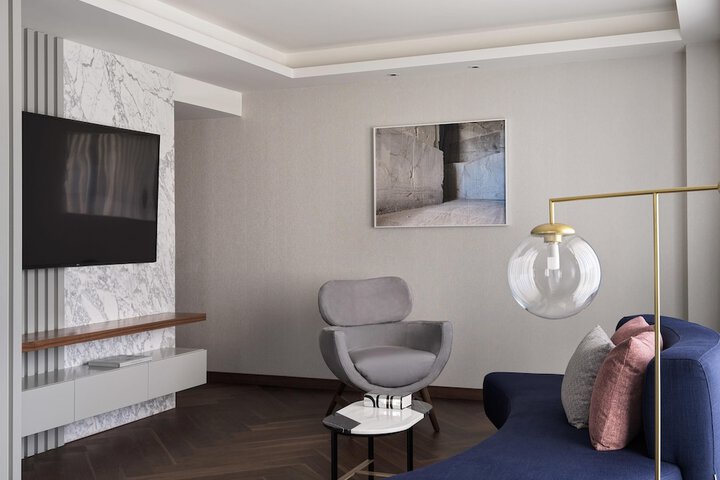 Room 33 of 108