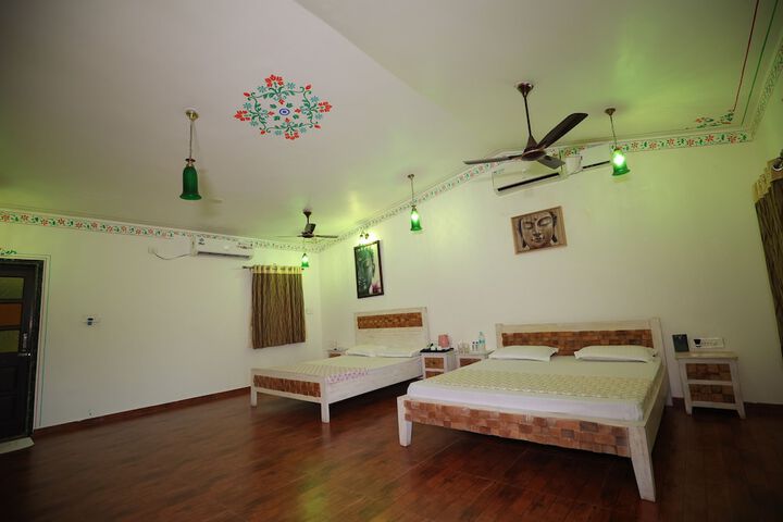 Room 4 of 70