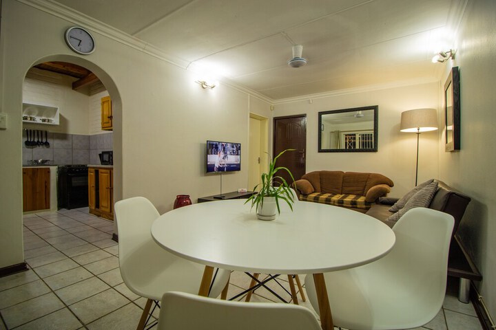 Room 7 of 12