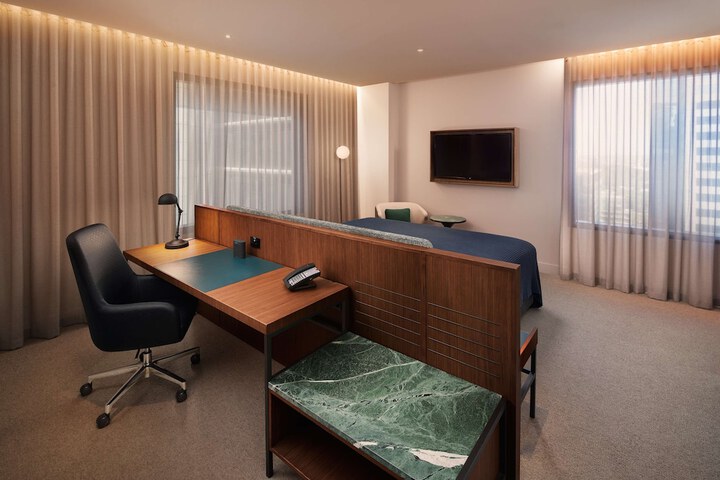 Room 22 of 85