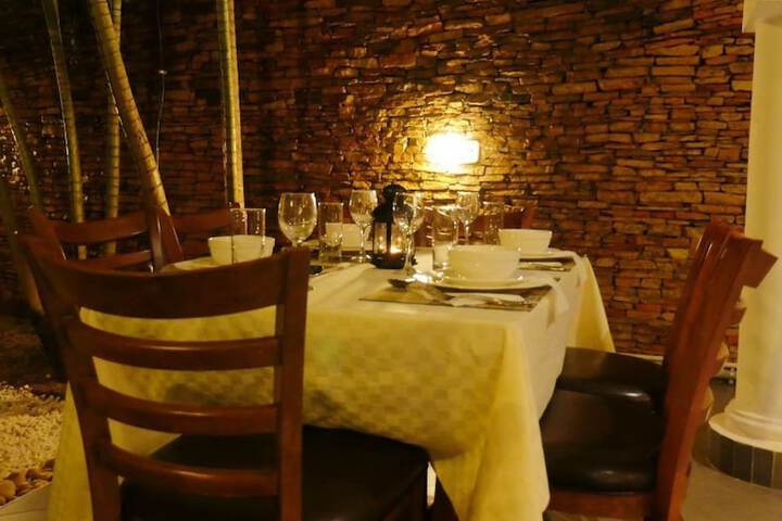 Dining 21 of 33