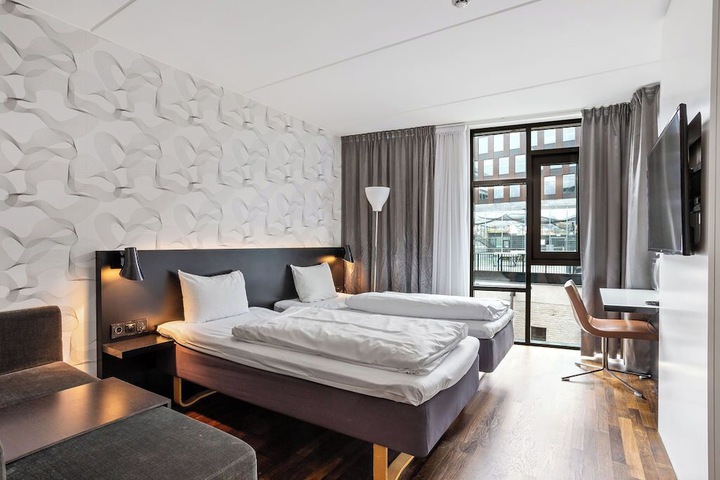 Room 10 of 23