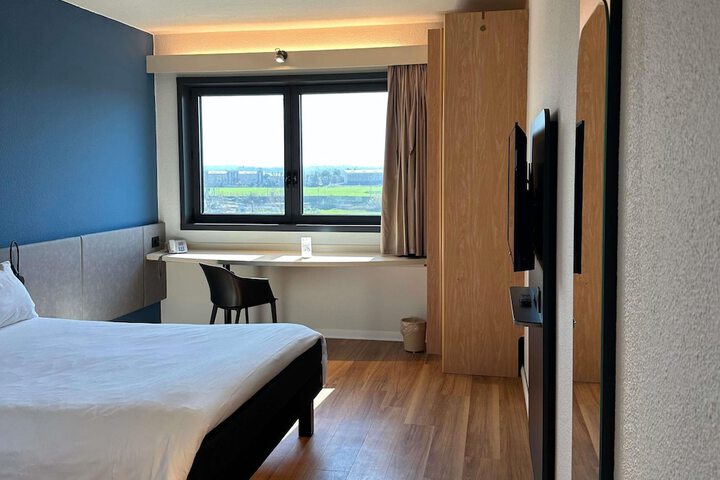 Room 56 of 85