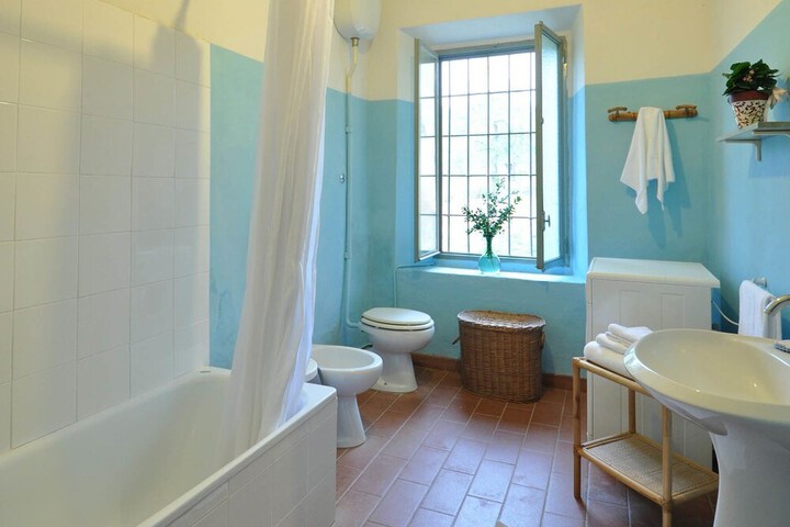 Room 179 of 227