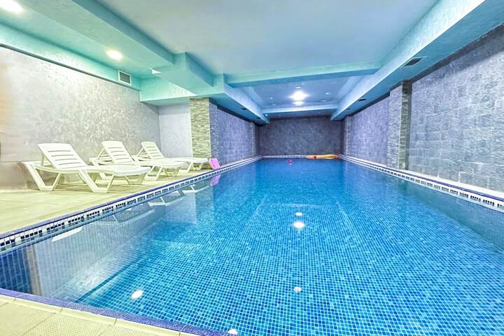 Pool 38 of 53