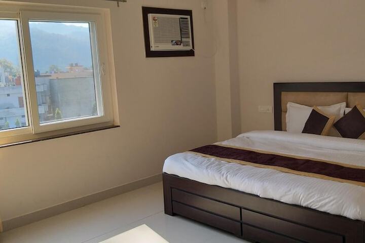 Room 19 of 53