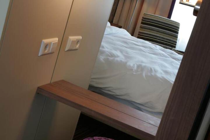 Room 14 of 46