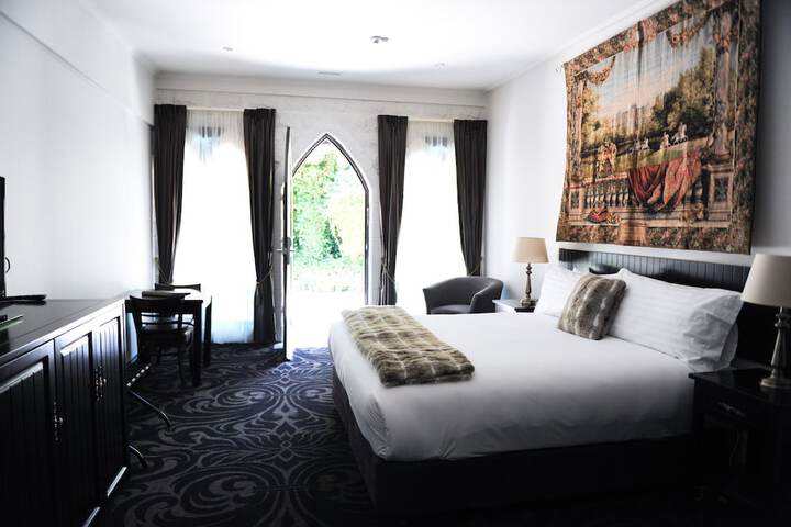 Room 4 of 78
