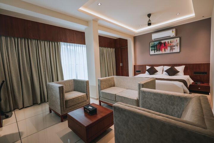 Room 11 of 36