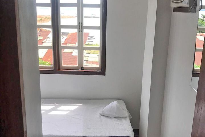 Room 8 of 43