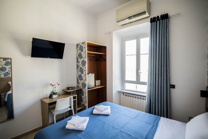 Room 2 of 55