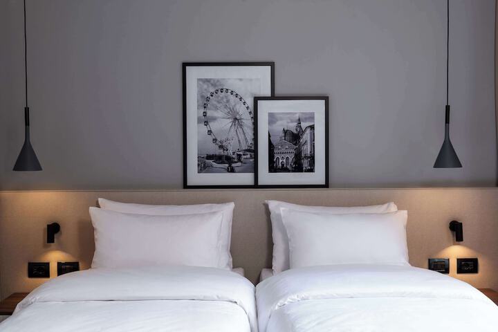 Room 16 of 64
