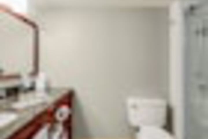 Room 107 of 435