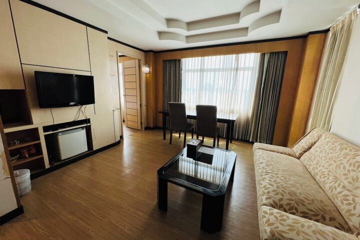 Room 11 of 24
