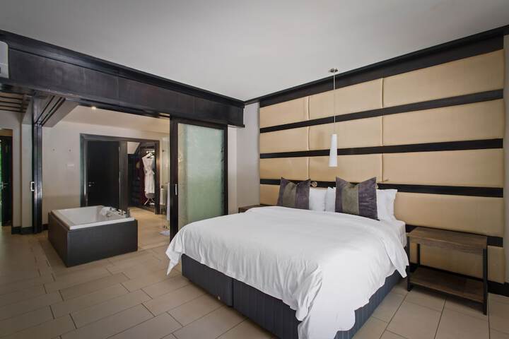 Room 15 of 236