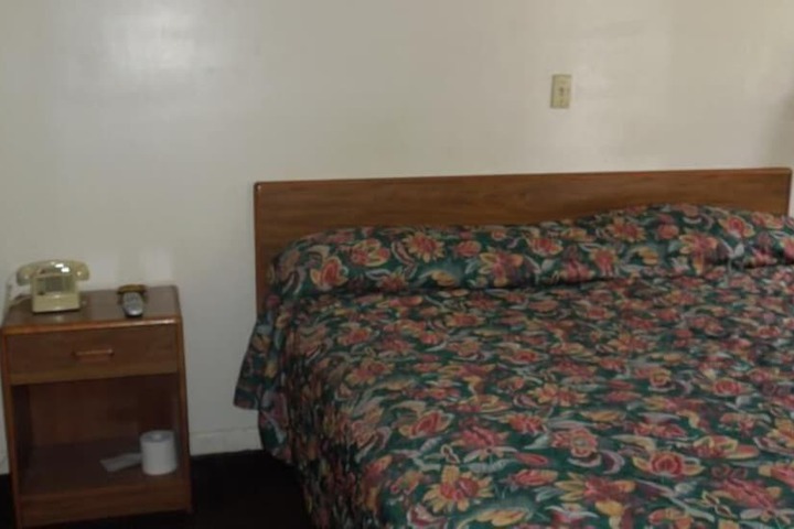 Room 4 of 30