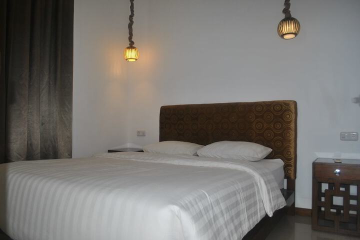 Room 5 of 130