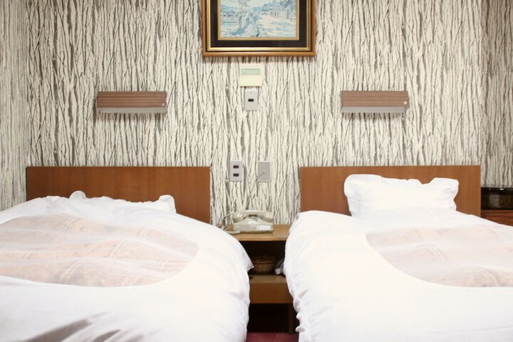 Room 13 of 85