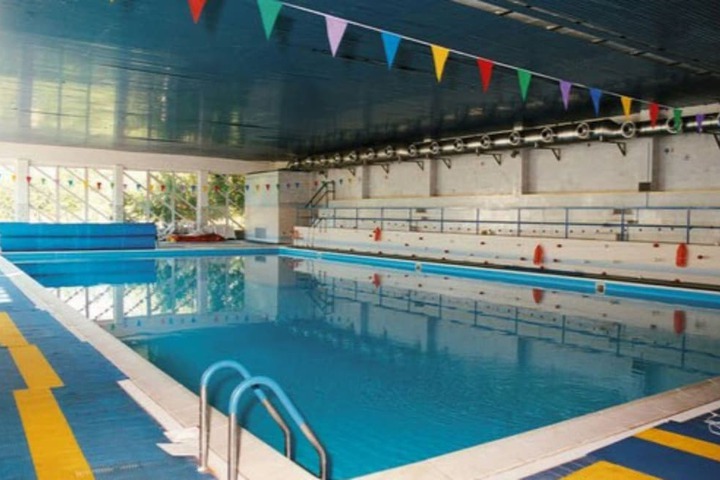 Hotel with Pool