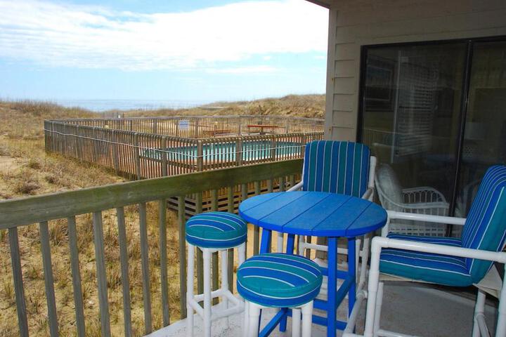 Exterior of Admirals View III by KEES Vacations