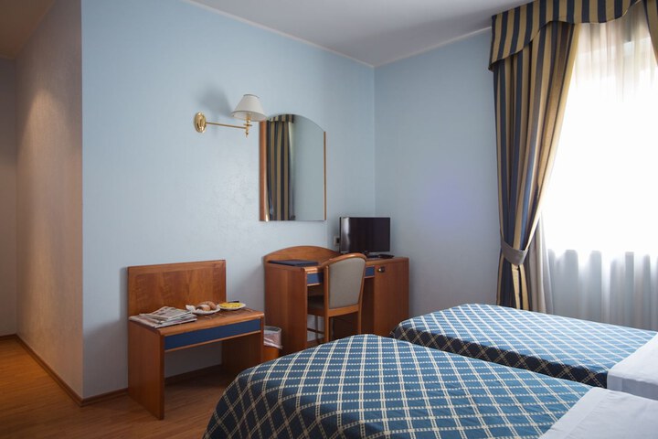 Room 13 of 78