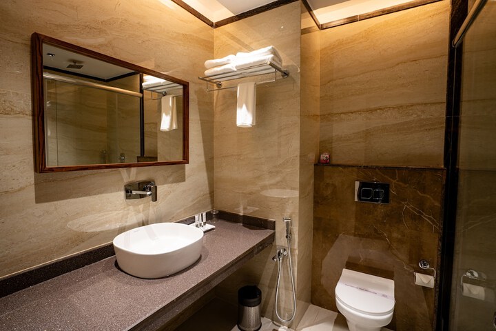 Room 10 of 29