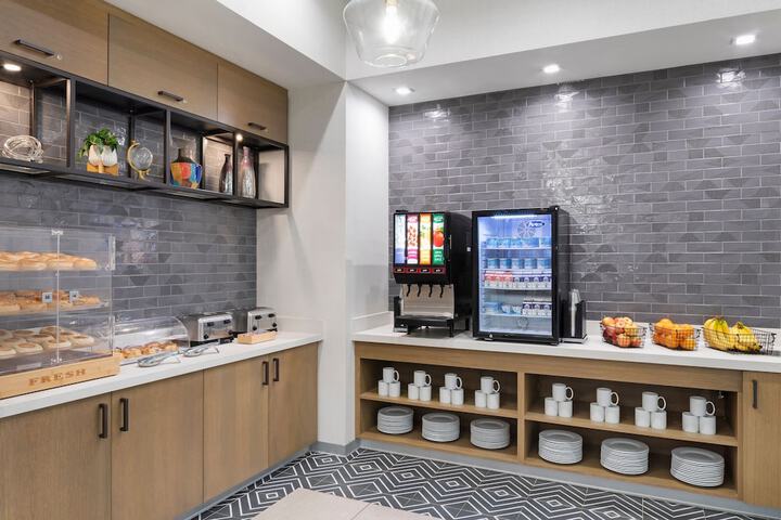 Breakfast/Coffee Service 39 of 50