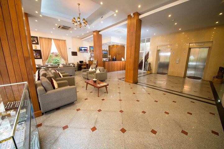 Hotel Interior 4 of 37