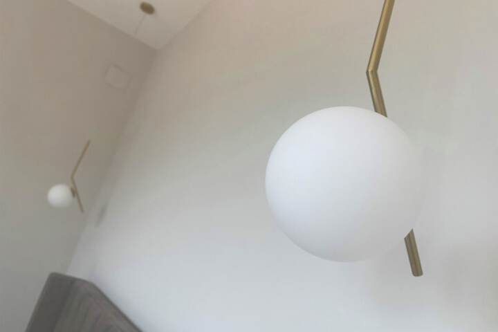 Room 35 of 77