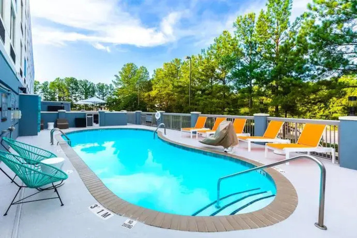 Pool 7 of 11