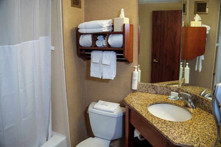 Room 10 of 14