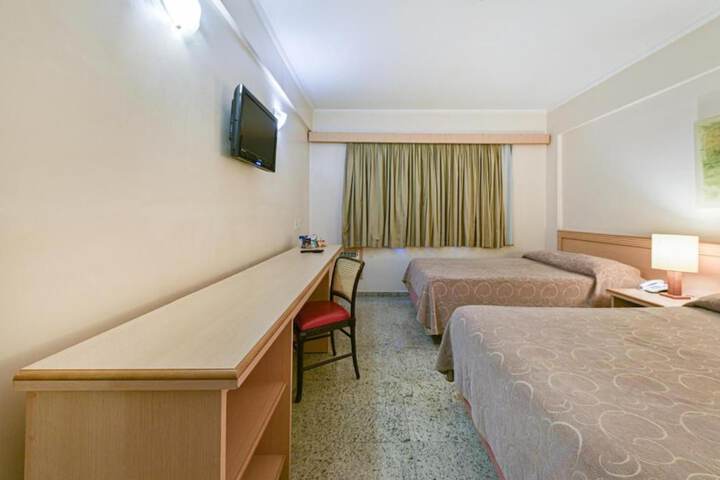 Room 6 of 34