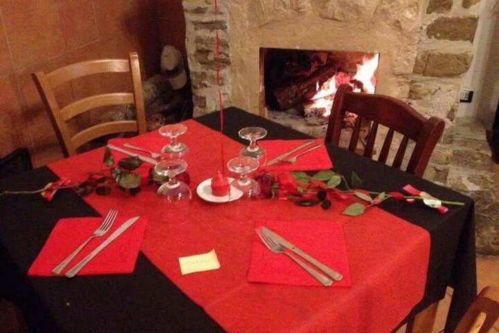 Dining 42 of 65