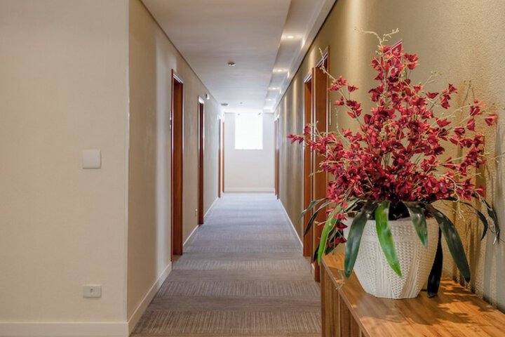 Ballroom/Hall 32 of 38