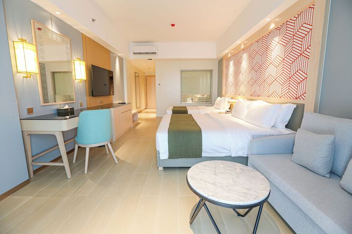 Room 13 of 62