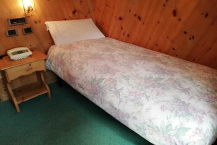 Room 10 of 17