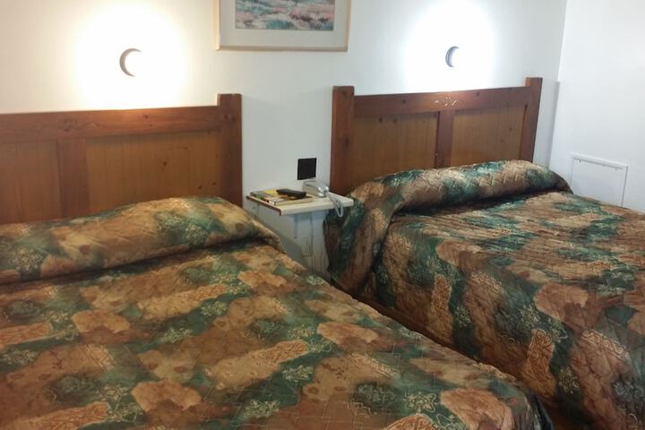 Room 2 of 39