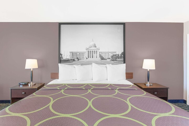 1 King Bed (8 of 10)