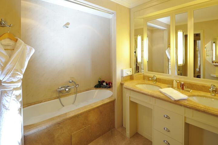 Room 20 of 45