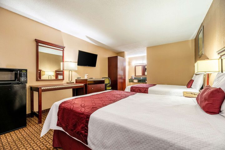 2 Double Beds (6 of 14)